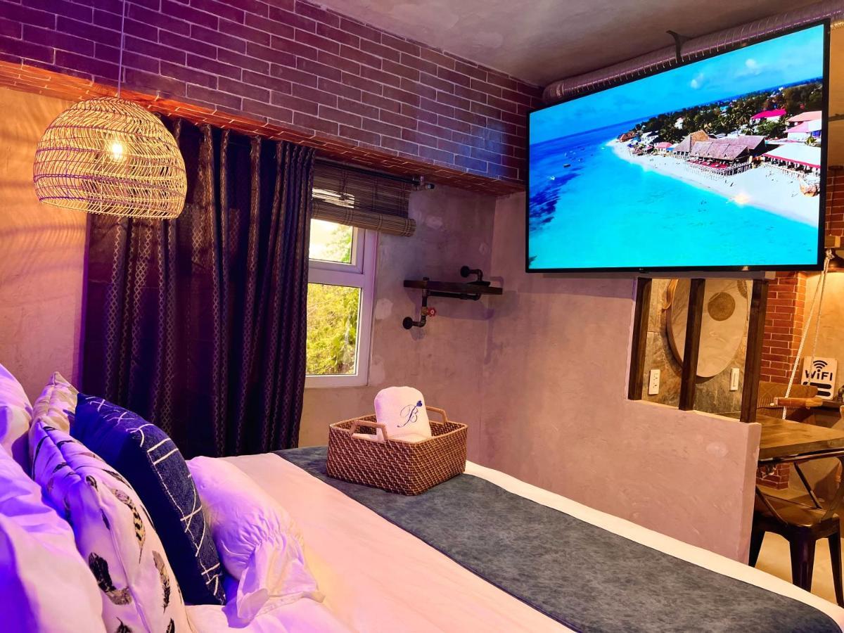 Clockworkorange Luxury Suites With Netflix Mactan Exterior photo